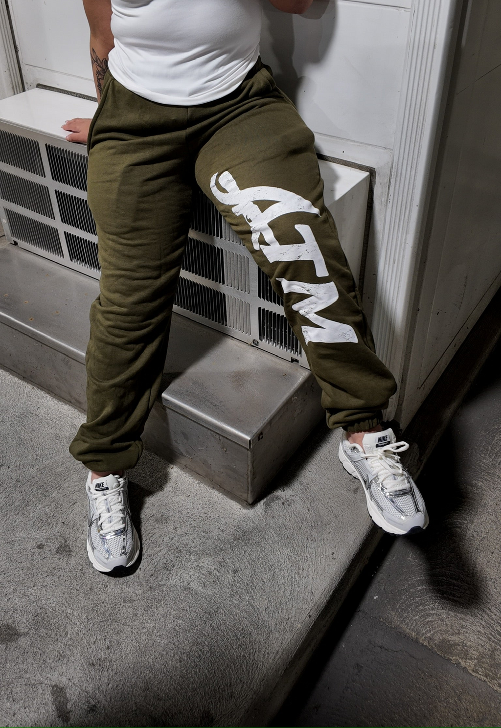 BAGGY ATM SWEATS